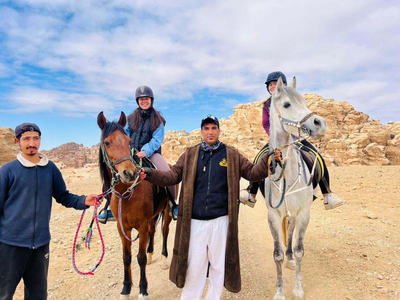 Petra Royal Ranch לינה וארוחת בוקר *
